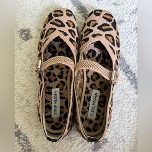 Steve Madden Leopard Flats, size 8